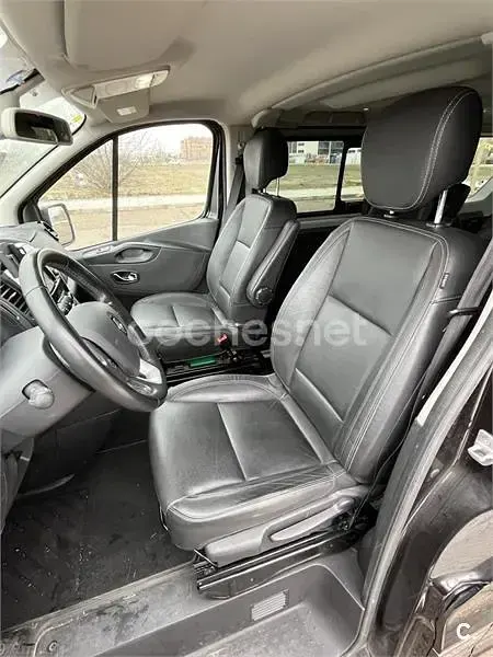 Usado Renault Trafic 120 CV (88 kW) 2019 Negro Monovolumen