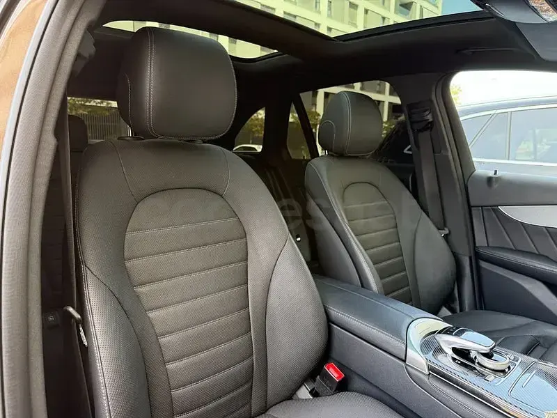 Usado Mercedes GLC250 AMG line 204 CV (150 kW) 2016 Marrón SUV