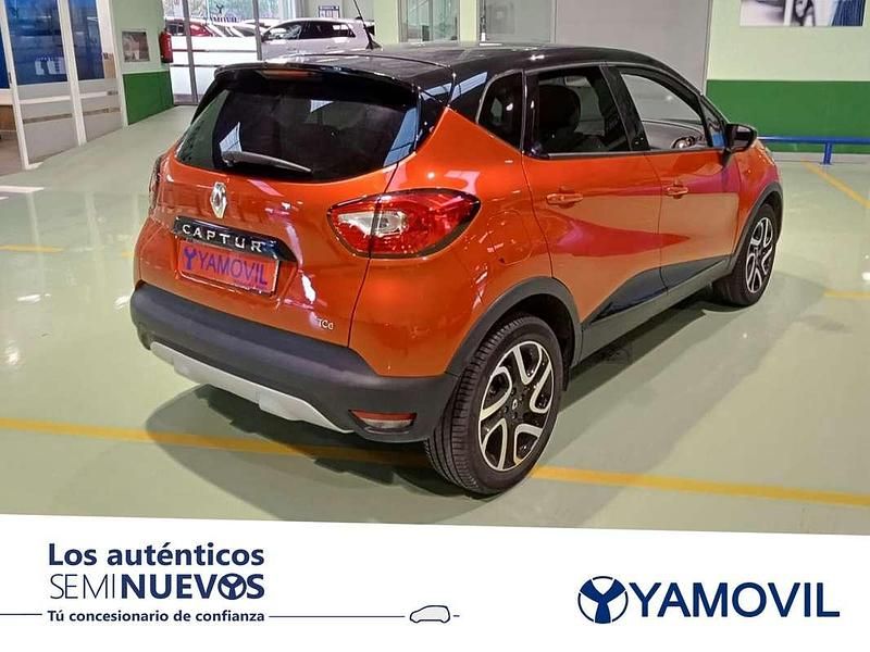 Usado Renault Captur Zen 90 CV (66 kW) 2016 Naranja SUV