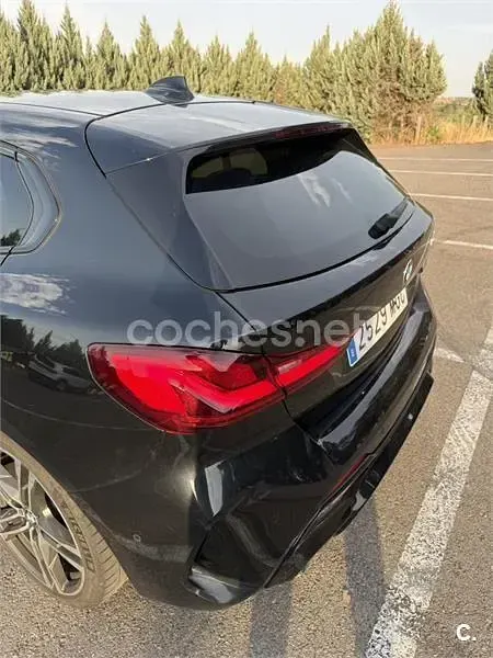 Usado BMW 120 178 CV (130 kW) 2023 Negro Berlina