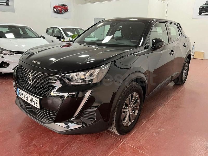 Usado Peugeot 2008 Active 100 CV (73 kW) 2023 Negro SUV