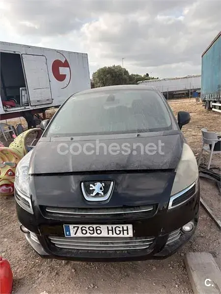 Usado Peugeot 5008 Access 112 CV (82 kW) 2011 Negro Monovolumen