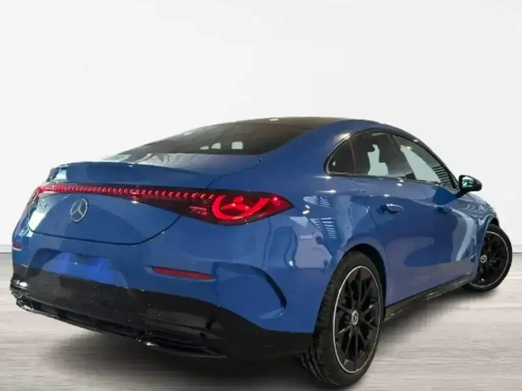 Usado Mercedes CLA220 190 CV (139 kW) 2026 Azul Berlina