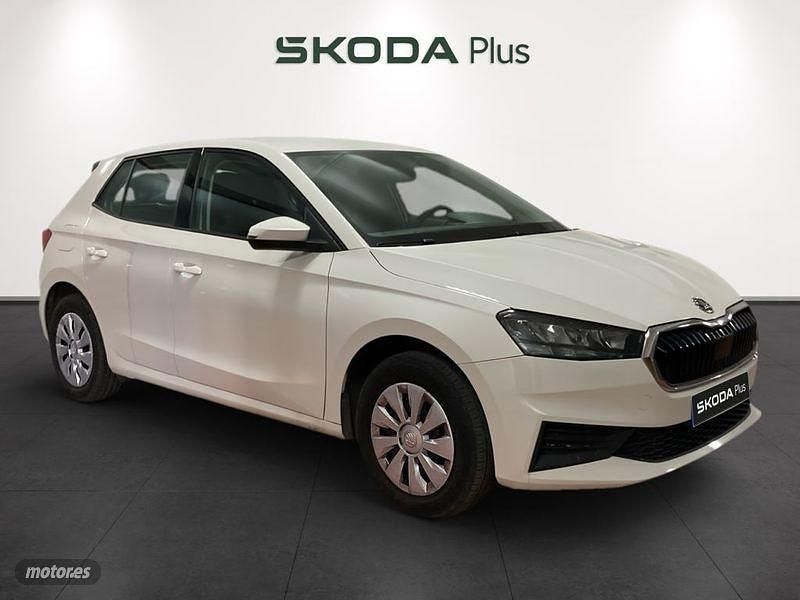Usado Skoda Fabia Active 95 CV (69 kW) 2022 Blanco Utilitario