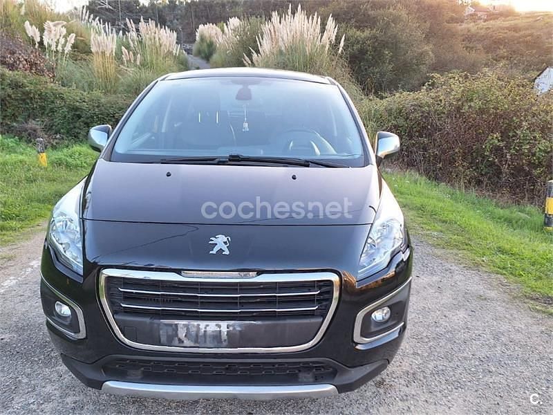 Negro Usado 2015 Peugeot 3008 Access Berlina | 8600 € (Precio justo) - Imagen 1/4