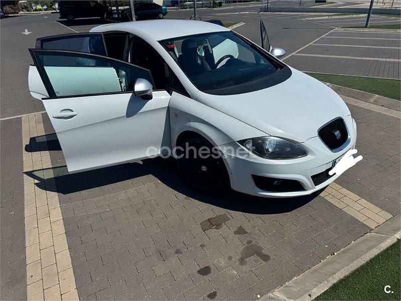 Usado Seat Leon Copa 105 HP (77 kW) 2011 Branco Citadino