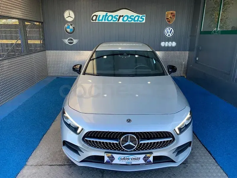 Usado Mercedes A180 116 CV (85 kW) 2020 Gris / plata Berlina