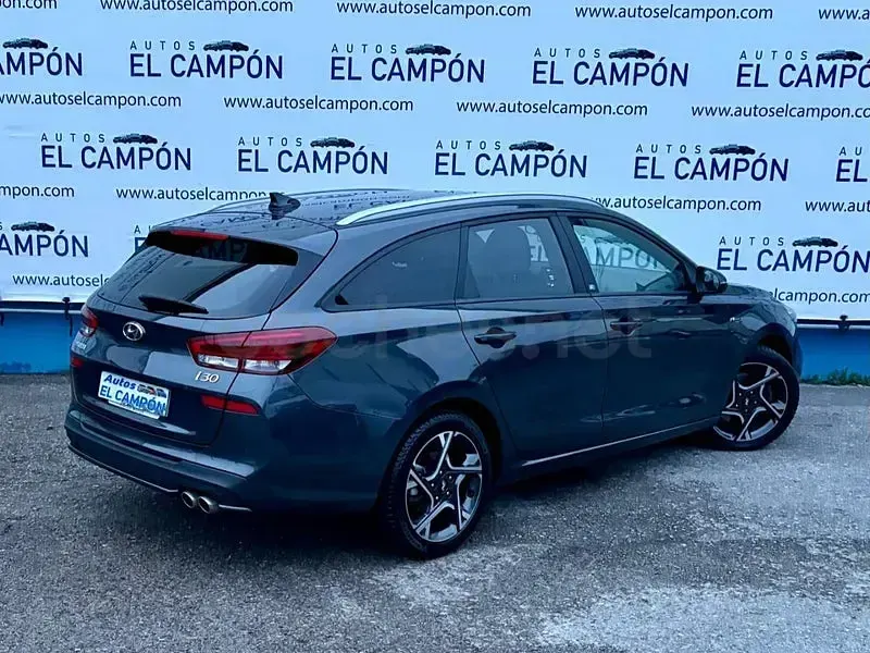 Usado Hyundai i30 N Line 120 CV (88 kW) 2023 Gris Familiar