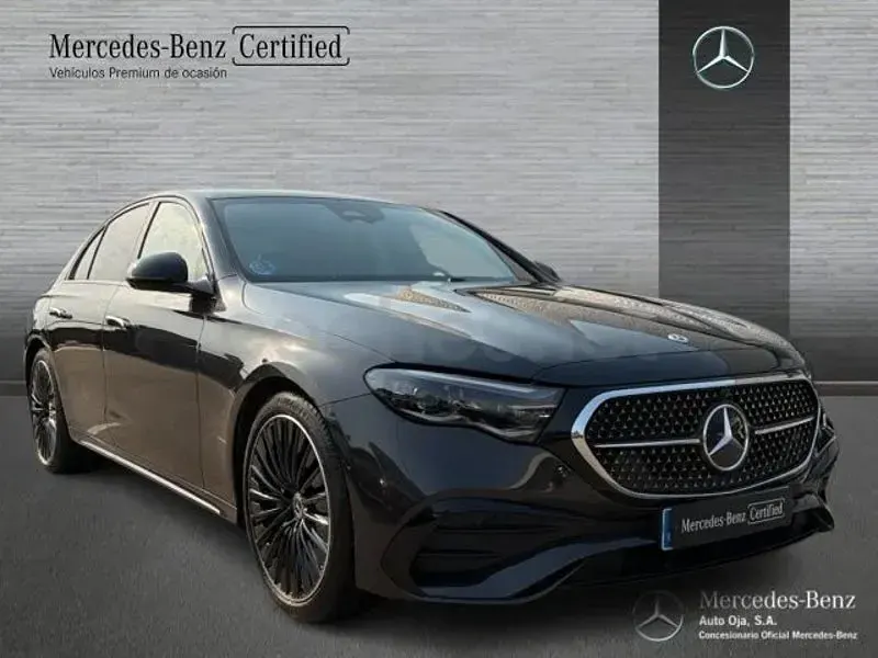 Usado Mercedes E220 197 CV (144 kW) 2025 Gris / plata Berlina