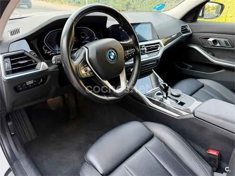 Usado BMW 320e 204 CV (150 kW) 2022 Blanco Familiar