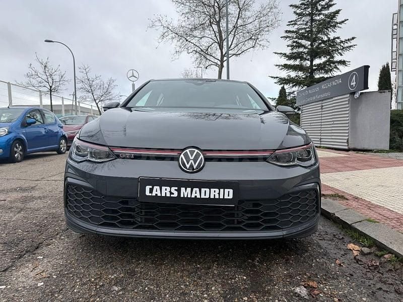Usado VW Golf VIII GTI 245 CV (180 kW) 2022 Gris / plata Berlina