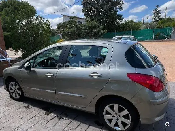 Usado Peugeot 308 Sport 90 CV (66 kW) 2009 Gris / plata Berlina