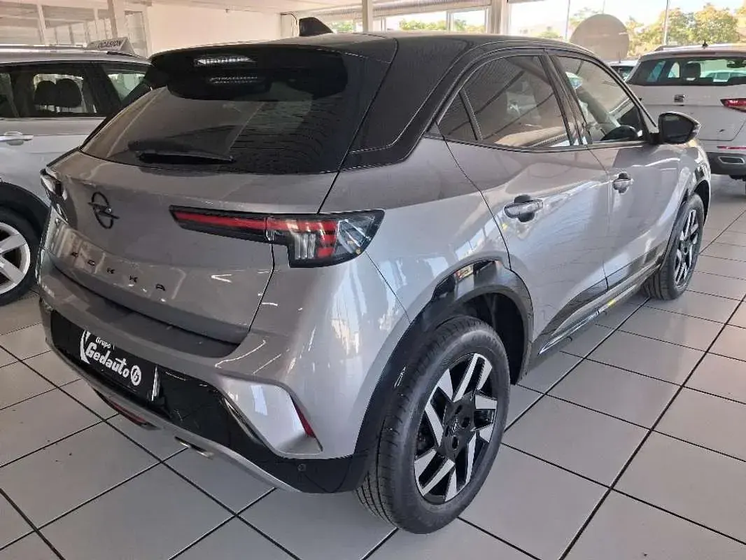 Usado Opel Mokka 136 CV (100 kW) 2025 Gris SUV