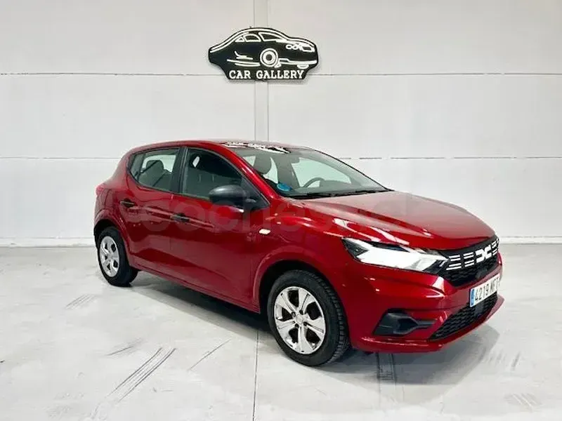 Usado Dacia Sandero Expression 101 CV (74 kW) 2023 Rojo Berlina