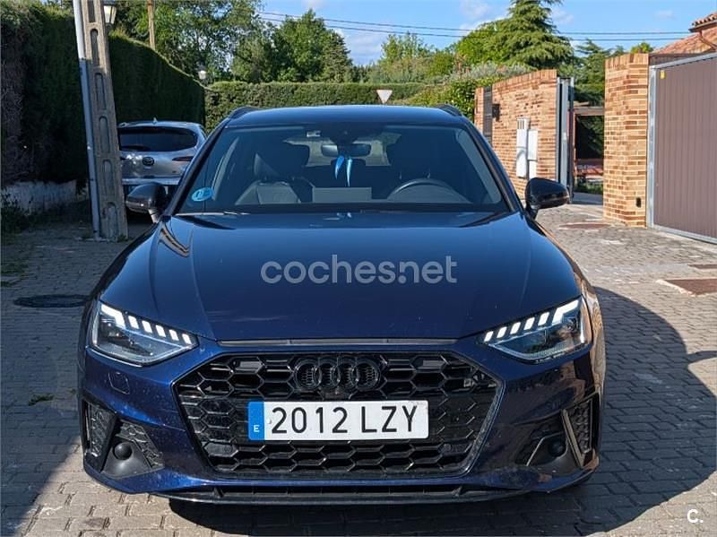 Usado Audi A4 163 CV (119 kW) 2022 Azul Familiar