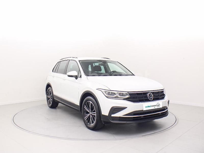Blanco Usado 2021 VW Tiguan Life SUV | 27.500 € (Caro) - Imagen 1/4