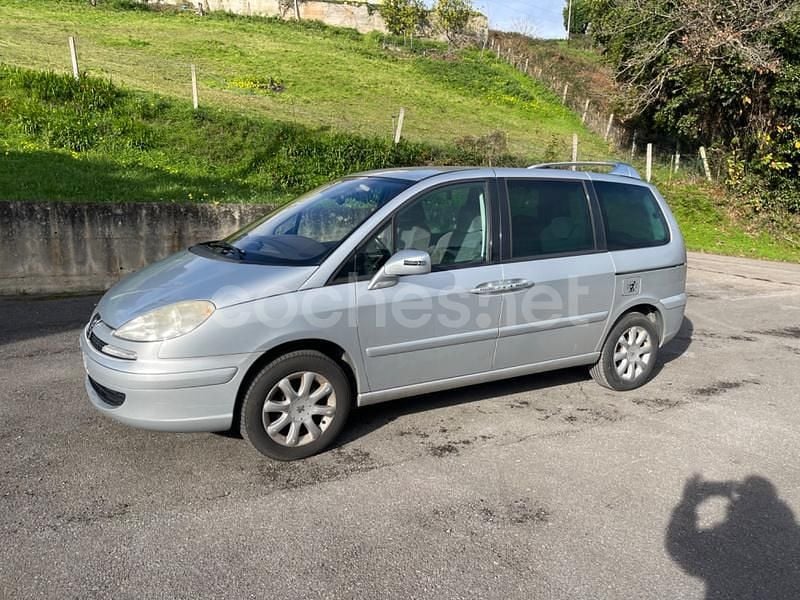 Usado Peugeot 807 143 CV (105 kW) 2007 Gris / plata Monovolumen