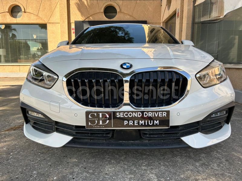 Blanco Usado 2023 BMW 116 M Sport Utilitario | 27.900 € (Un poco caro) - Imagen 1/4