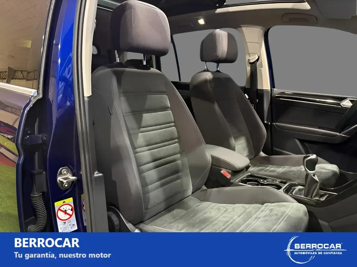 Usado VW Touran Sportline 150 CV (110 kW) 2020 Azul Monovolumen