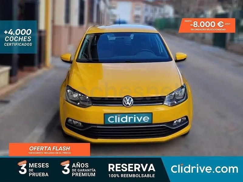 Usado VW Polo Advance 90 CV (66 kW) 2016 Amarillo Berlina