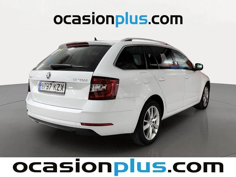 Usado Skoda Octavia Ambition 115 CV (84 kW) 2019 Blanco Familiar