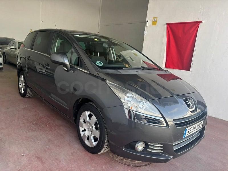 Usado Peugeot 5008 Family 112 CV (82 kW) 2012 Negro Monovolumen