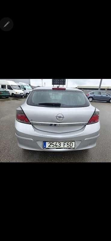 Usado Opel Astra GTC Enjoy 90 CV (66 kW) 2007 Gris Utilitario