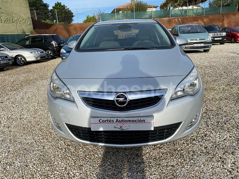 Usado Opel Astra Expression 115 CV (84 kW) 2011 Gris / plata Berlina