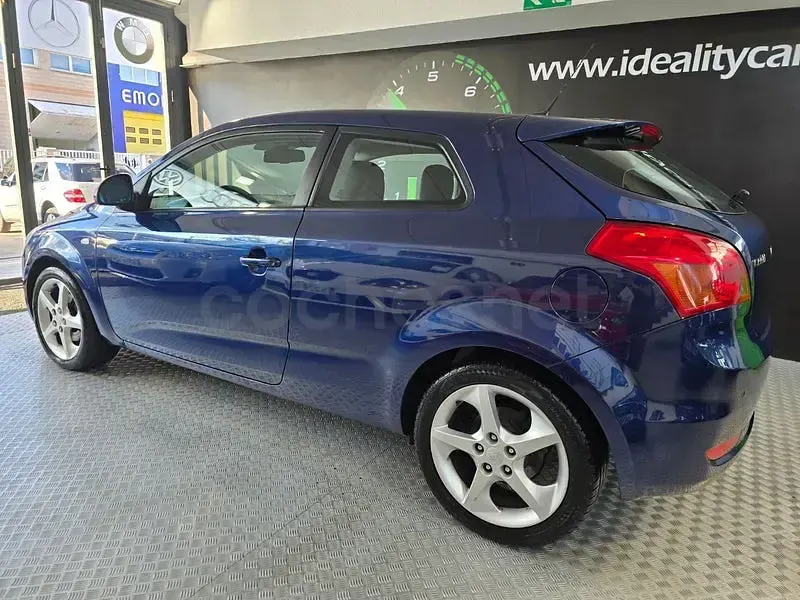 Usado Kia ProCeed 140 CV (102 kW) 2008 Azul Utilitario