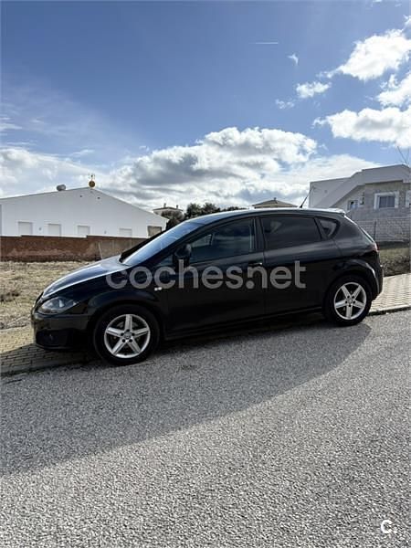 Käytetty Seat Leon Copa 105 HP (77 kW) 2012 Musta Sedan