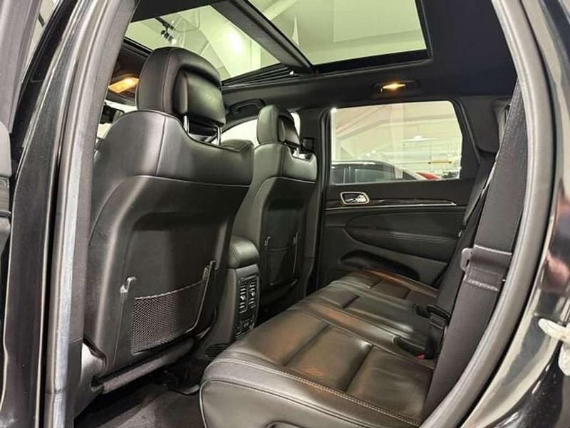 Usado Jeep Grand Cherokee Overland 250 CV (183 kW) 2014 Negro SUV