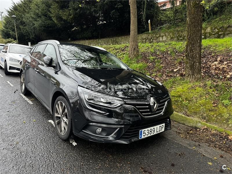 Usado Renault Mégane GrandTour Zen 140 CV (102 kW) 2019 Negro Familiar