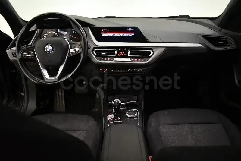 Usado BMW 116 Comfort Edition 116 CV (85 kW) 2021 Gris / plata Utilitario