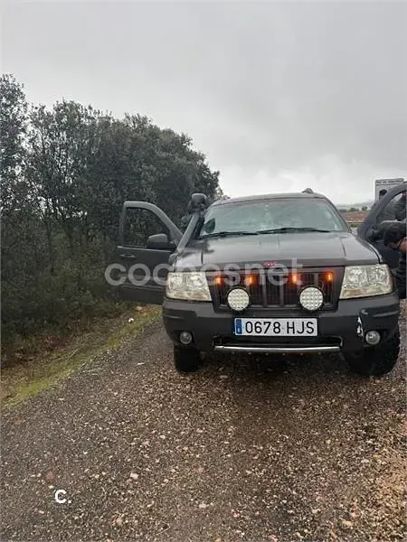 Usado Jeep Grand Cherokee Overland 163 CV (119 kW) 2003 Negro SUV