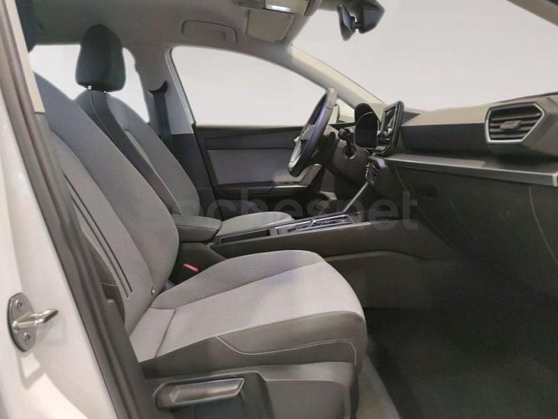 Usado Seat Leon FR 150 CV (110 kW) 2024 Blanco Familiar