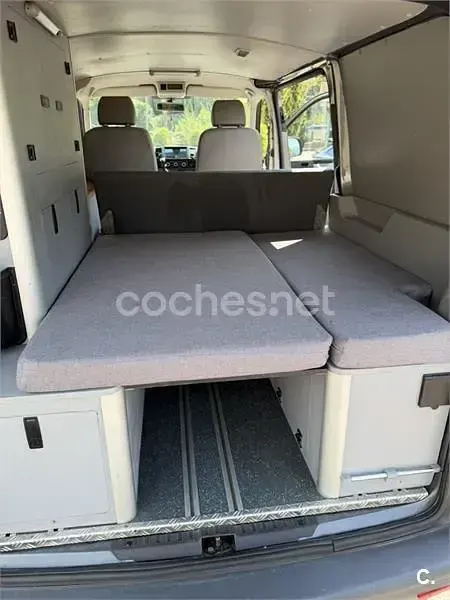 Usado VW T5 140 CV (102 kW) 2012 Gris / plata Van