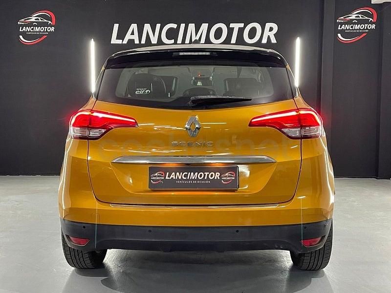 Usado Renault Scénic IV Edition One 130 CV (95 kW) 2017 Amarillo Monovolumen