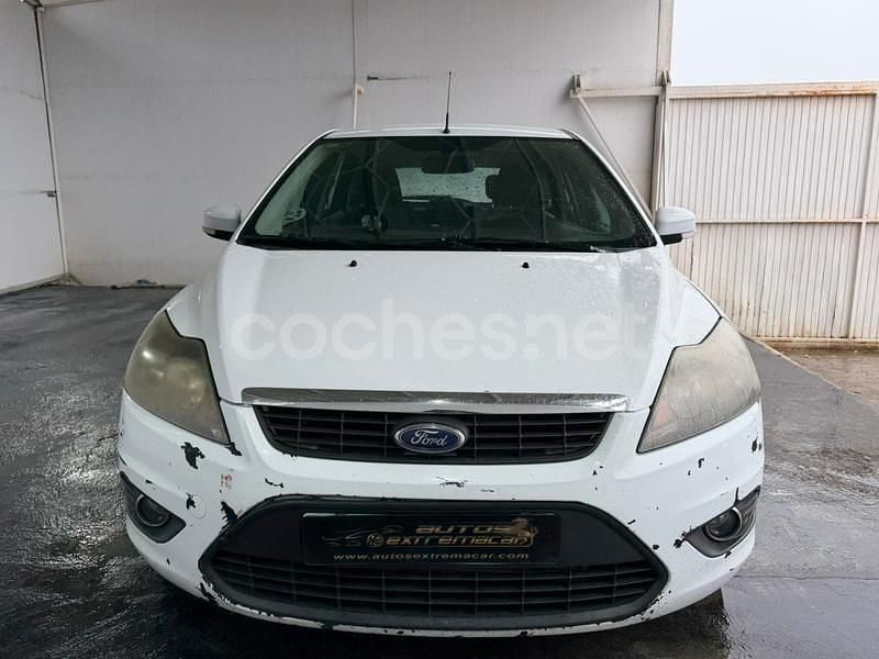 Usado Ford Focus Trend 109 CV (80 kW) 2009 Blanco Berlina