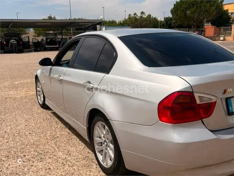 Usado BMW 320 177 CV (130 kW) 2008 Blanco Berlina