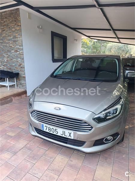 Usado Ford S-MAX Titanium 150 CV (110 kW) 2016 Beige Monovolumen