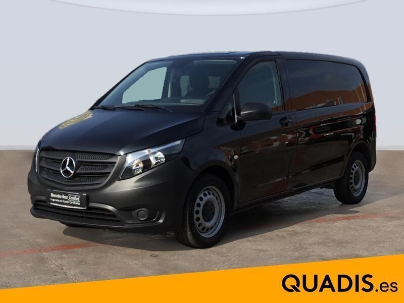 Negro Usado 2023 Mercedes Vito Monovolumen | 24.772 € - Imagen 1/4