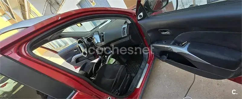Usado Mitsubishi Outlander Intense+ 140 CV (102 kW) 2008 Rojo SUV