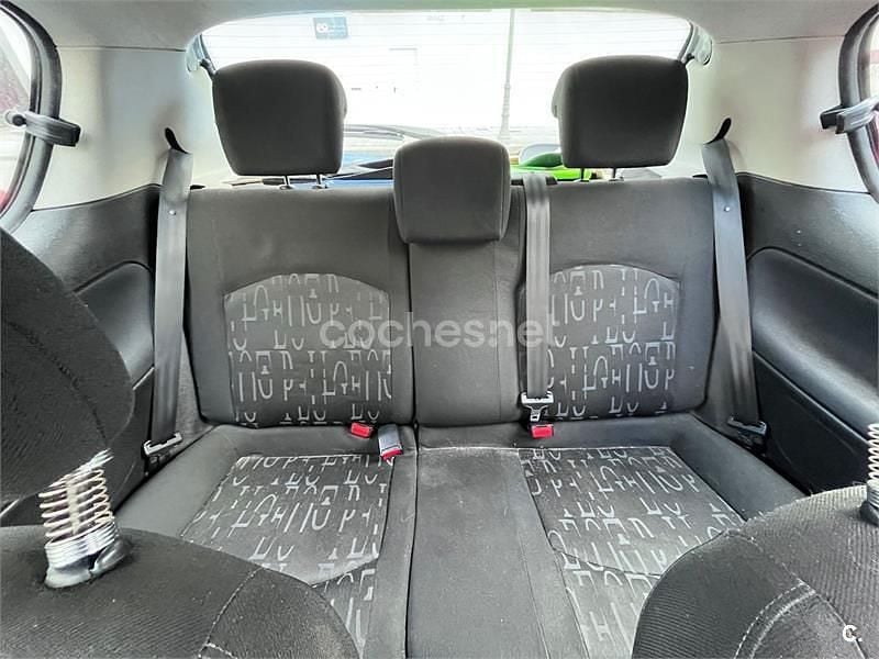 Usado Peugeot 206 75 CV (55 kW) 2003 Gris / plata Berlina