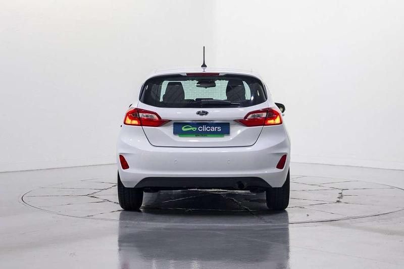 Usado Ford Fiesta Trend 101 CV (74 kW) 2019 Blanco Utilitario