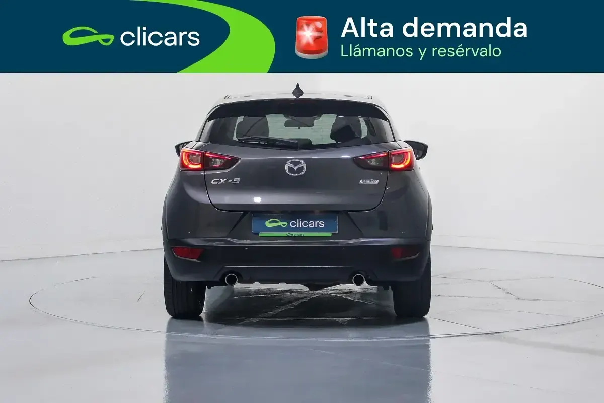 Usado Mazda CX-3 Luxury 105 CV (77 kW) 2017 Gris / plata SUV
