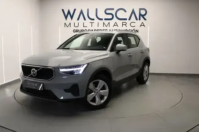 Usado Volvo XC40 Core 163 CV (119 kW) 2023 Gris / plata SUV