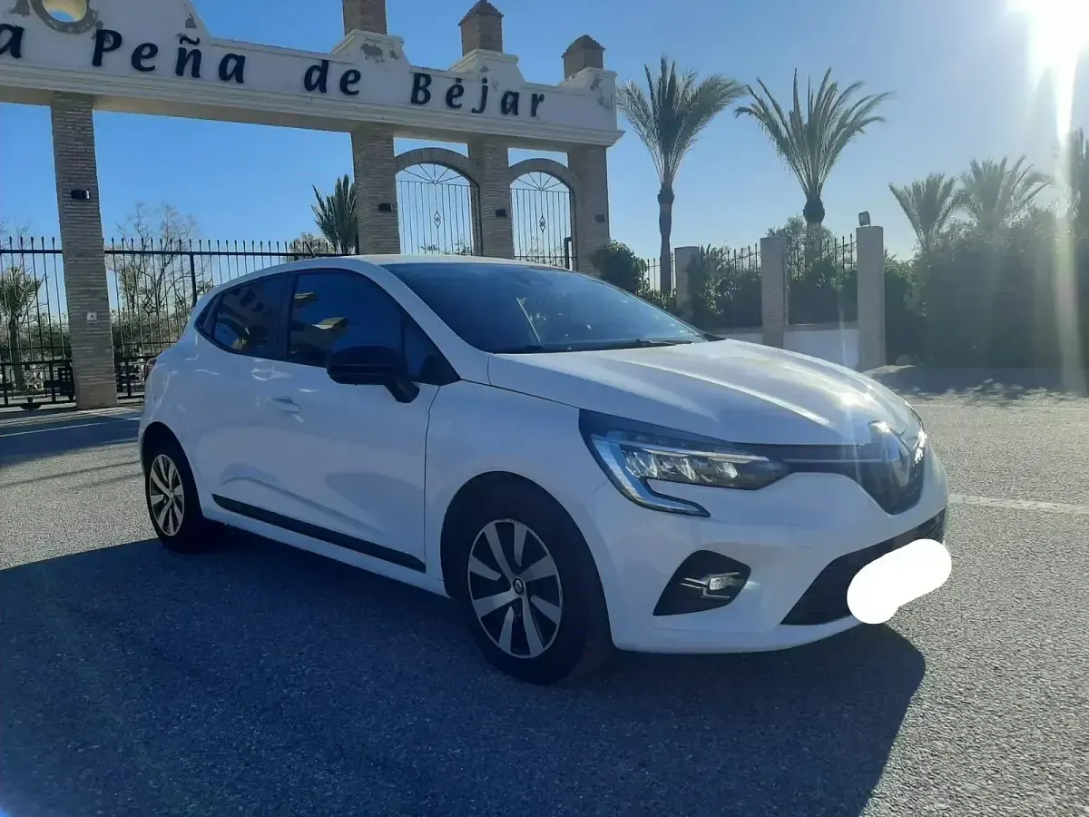 Usado Renault Clio Equilibre 100 CV (73 kW) 2023 Blanco Utilitario