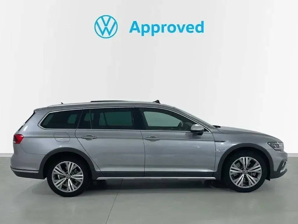 Usado VW Passat Alltrack 280 CV (205 kW) 2021 Gris Familiar