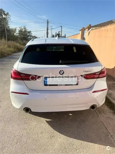 Usado BMW 118 150 CV (110 kW) 2021 Blanco Berlina