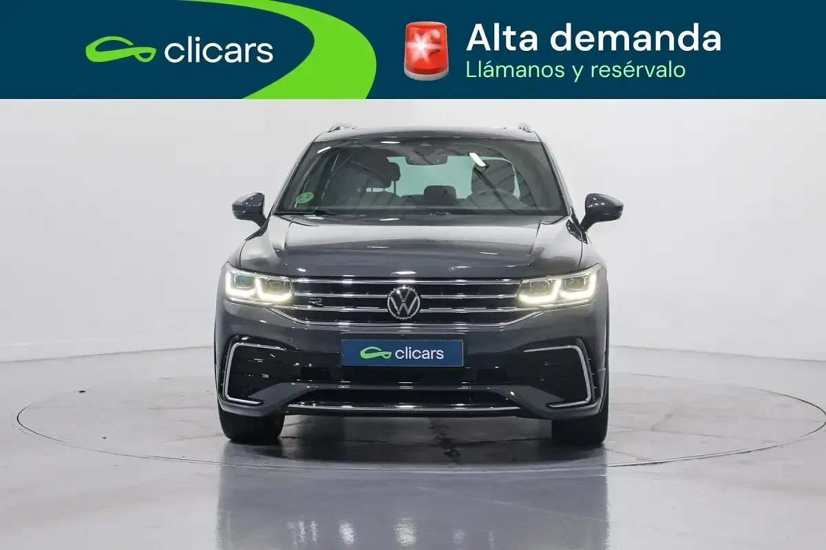 Käytetty VW Tiguan R-line 150 HP (110 kW) 2023 Valkoinen Katumaasturi